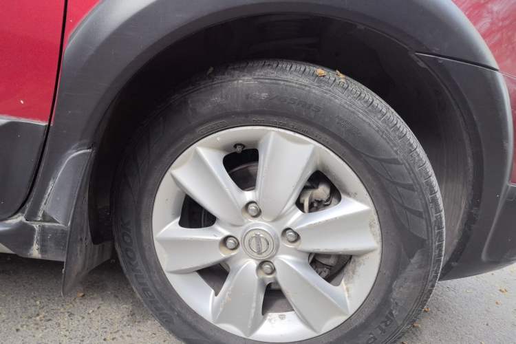 Used Nissan Livina 2010 JINRUI Edition 1.6L Automatic Standard Model Right Front Wheel Hub