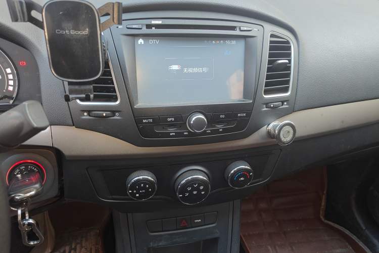 Used Roewe 350 2015 1.5L Manual Luxury Sunroof Edition
