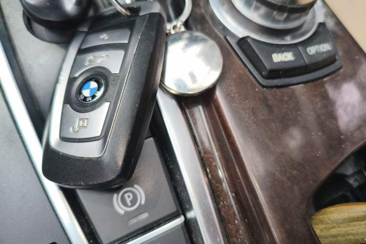 Used BMW 5 Series 2011 523Li Luxury Model