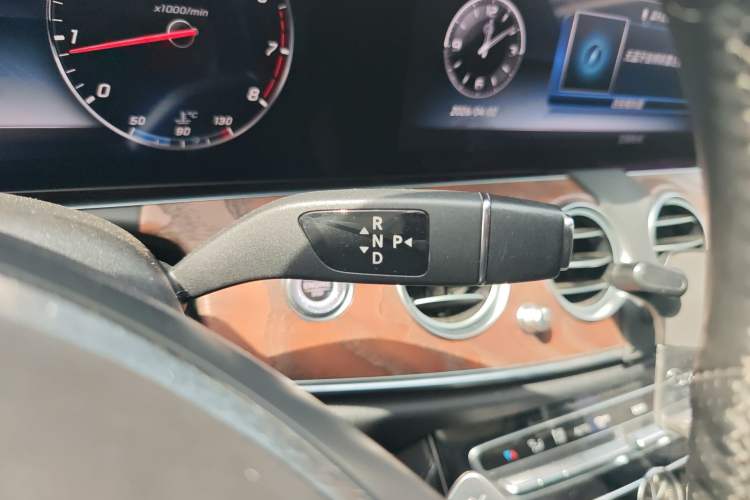 Used Mercedes-Benz E-Class 2016 E 200 L
