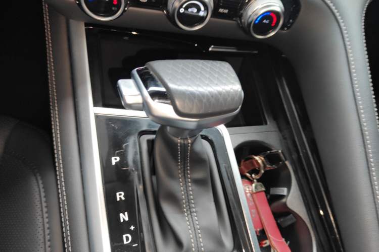 Used CHANGAN CS95 2021 2.0T Four-Wheel Drive Luxury Version
