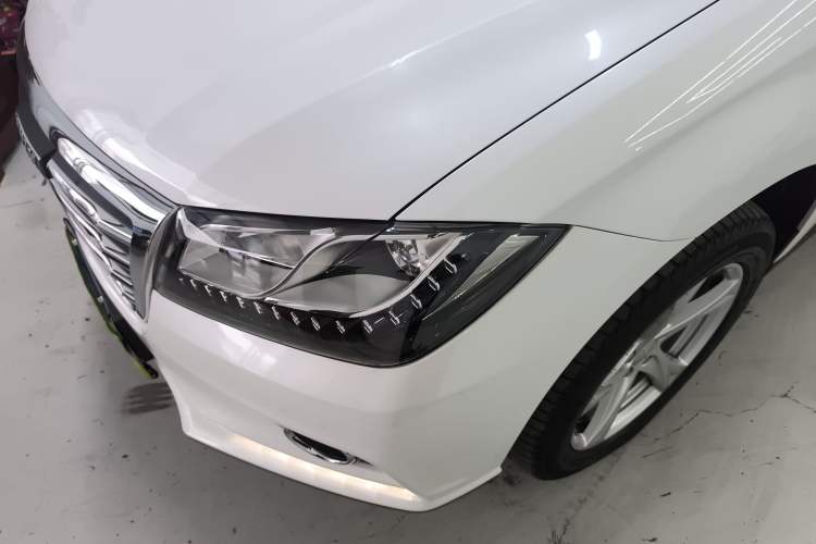 Used Haval H2 2018 Chuanxiang Edition 1.5T Manual Two-Wheel Drive Fashion Model China V Standard Left Front Headlight