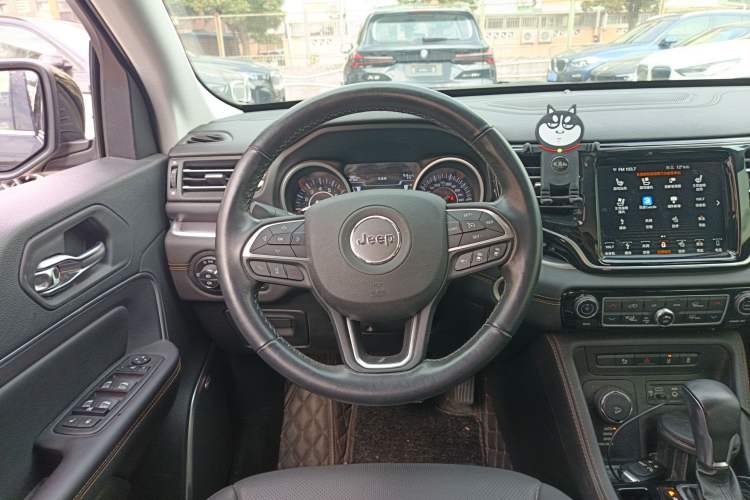 Used Jeep Grand Commander 2018 2.0T Four-Wheel Drive Smart Enjoyment Version China V Emission Standard
