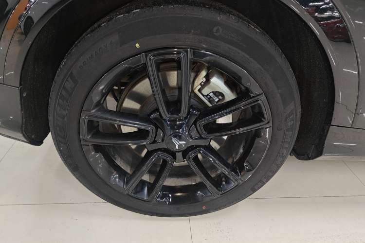 Used VOYAH FREE 2024 Ultra-Long Range Intelligent Driving Version Right Rear Wheel Hub