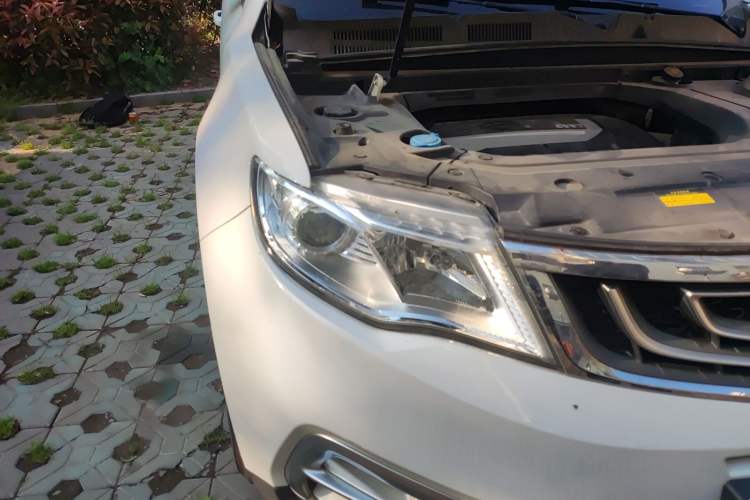 Used Geely Auto Emgrand X7 Sport 2016 2.0L Manual ZhiShang Version Right Front Headlight