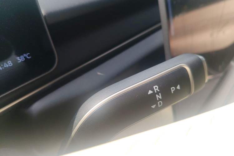 Used Nio EC6 2025 75 kWh Gear Lever