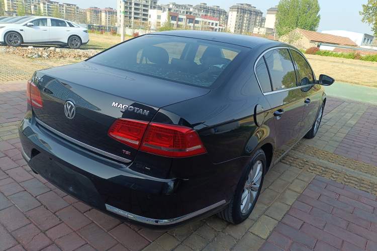 Used Volkswagen Magotan 2015 Revised Version 2.0 TSI Luxury Edition Rear Right 45 Deg