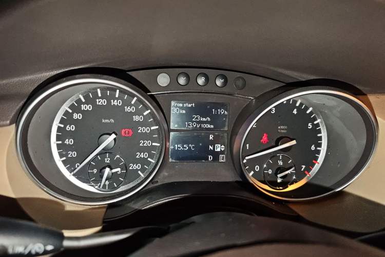 Used Mercedes-Benz R-Class 2011 R 350 L 4MATIC