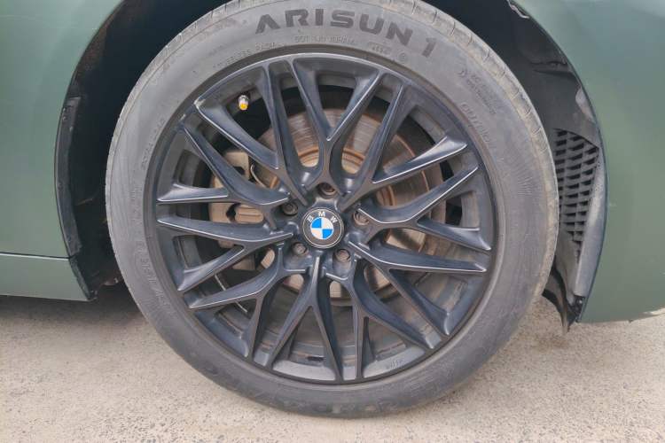 Used BMW 5 Series 2014 525Li Luxury Design Package Right Front Wheel Hub