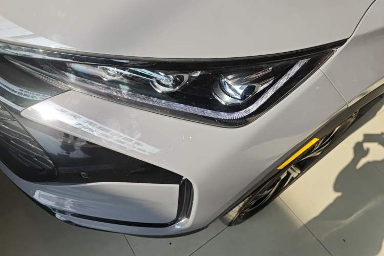 Used BYD Tang New Energy 2025 DM-i 115KM Cloud Ride Flagship Model Left Front Headlight