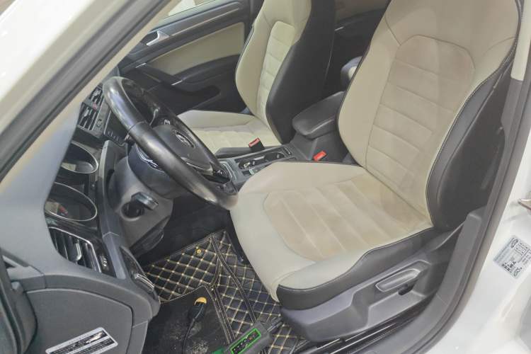 Used Volkswagen Golf 2017 230TSI Automatic Luxury Million-Vehicle Commemorative Edition