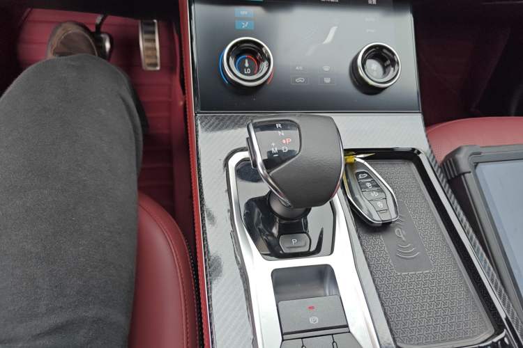 Used JETOUR X70 PLUS 2023 1.6T DCT Stronger PRO+ 5-Seater Gear Lever