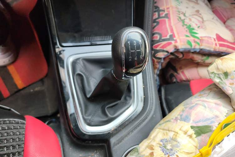 Used CHANGAN CS35PLUS 2019 1.6L Manual E-Link Upgrade Edition Gear Lever