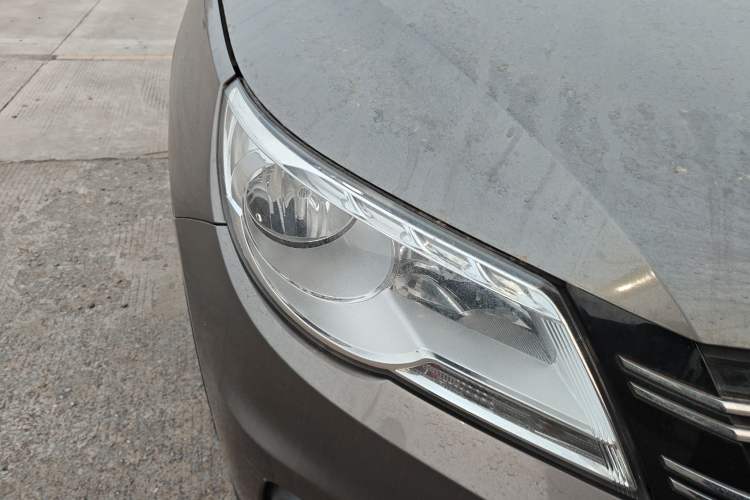 Used Volkswagen Tiguan 2010 1.8 TSI Automatic Two-Wheel Drive Trend Edition Right Front Headlight