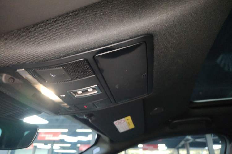 Used Land Rover Discovery Sport New Energy 2022 Facelifted P300e Plug-in Hybrid Electric Version
