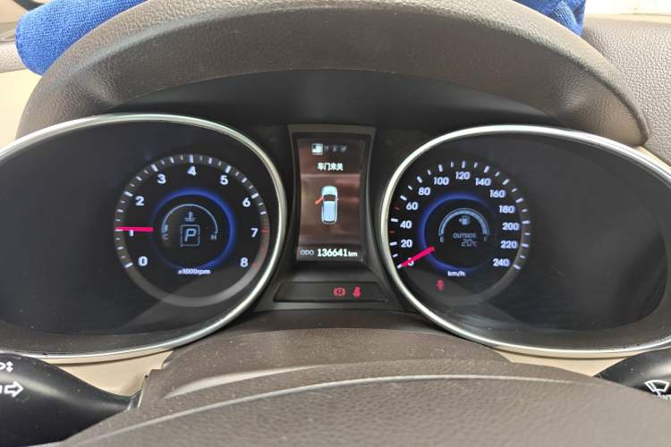 Used Hyundai Santa Fe 2013 2.4L Automatic Two-Wheel Drive Smart Version Instrument Cluster