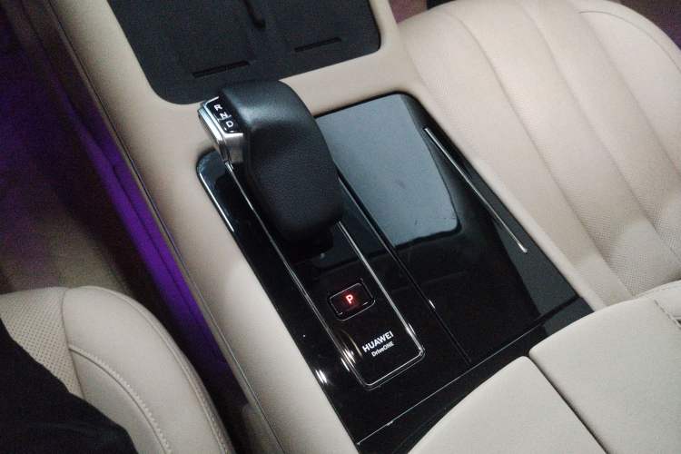 Used Hima AITO M7 2022 1.5T Rear-Drive Comfort Edition Gear Lever