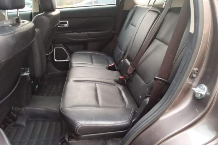 Used Mitsubishi Outlander 2018 2.4L 4x4 Elite Edition 5 Seats
