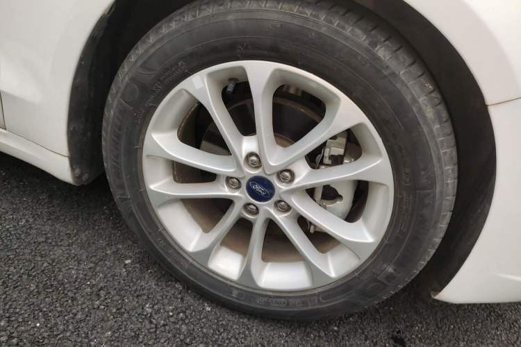 Used Ford Mondeo 2020 EcoBoost 180 Stylish Model Right Front Wheel Hub