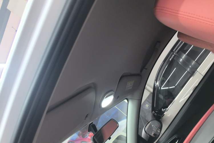 Used Chery Little Ant 2022 Sweet Pink Edition Half-Sugar Version Lithium Iron Phosphate 29.2 kWh 30 kW 301 km