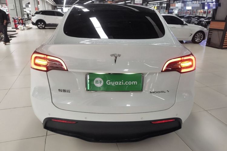Used Tesla Model Y 2021 Long-Range All-Wheel-Drive Version 3D7
