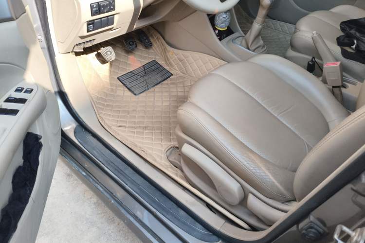 Used Nissan Sylphy 2012 Classic 1.6XL Manual Luxury Edition Driver Seat