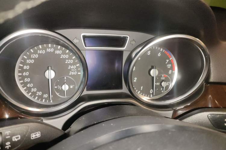 Used Mercedes-Benz M-Class 2014 ML 400 4MATIC Dynamic Model
