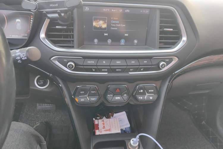 Used GAC Trumpchi GS4 New Energy 2017 1.5L PHEV Deluxe Edition Audio And AC Panel