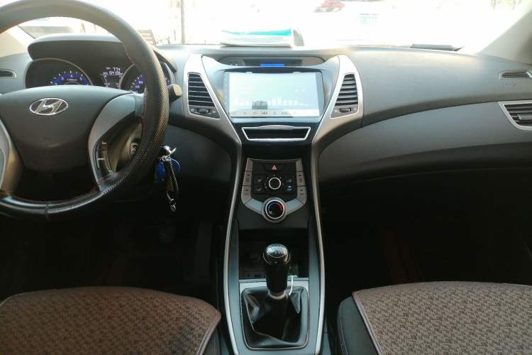 Used Hyundai Elantra (5th Generation / Langdong) 2015 1.6L Manual Fashion Edition
