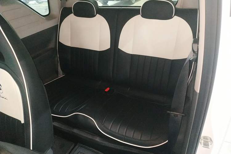 Used Geely Galaxy Panda 2023 Panda Mini 200km Endurance Bear Left Rear Seat