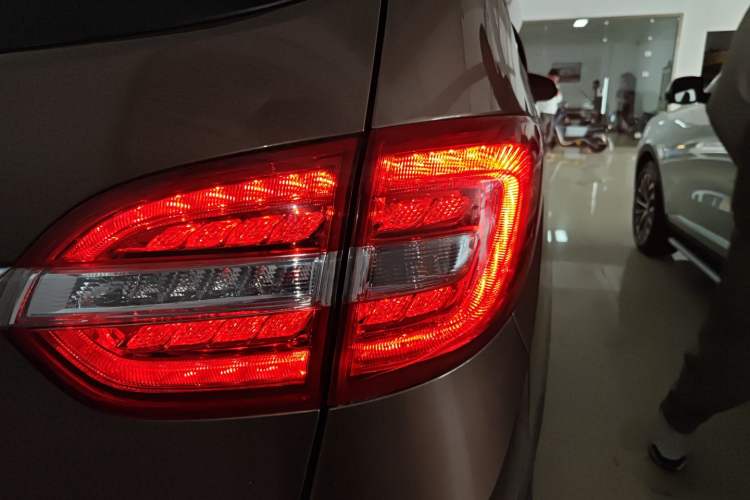 Used Buick GL8 2018 28T Luxury Model China VI Standard