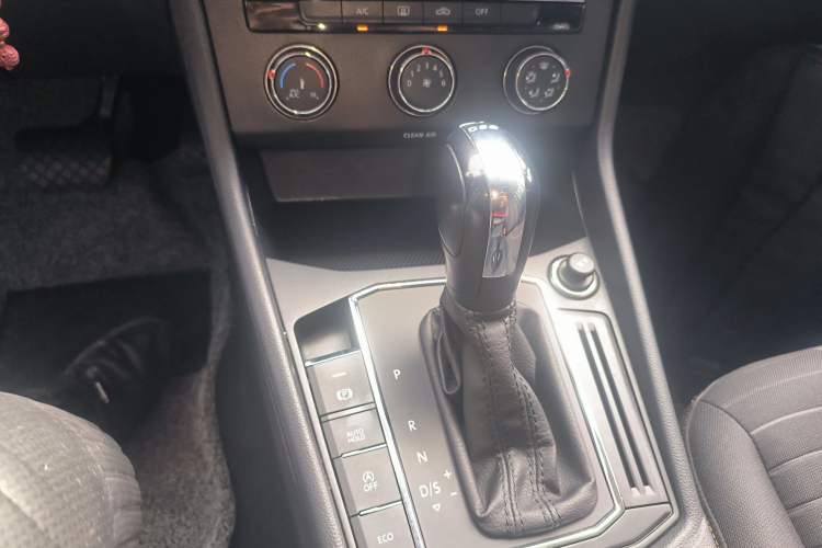 Used Volkswagen Lavida 2019 280TSI DSG Comfort Edition China VI standard Gear Lever