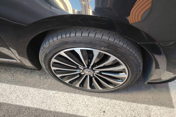 Used Volkswagen Passat 2016 330TSI DSG Prestige Edition Right Front Wheel Hub