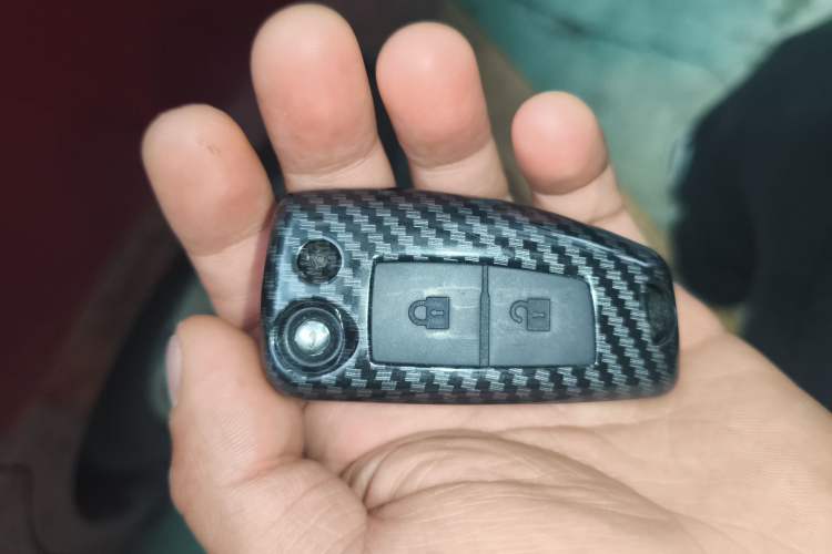 Used Nissan Tiida 2016 1.6L CVT Cool Dynamic Edition Vehicle Key