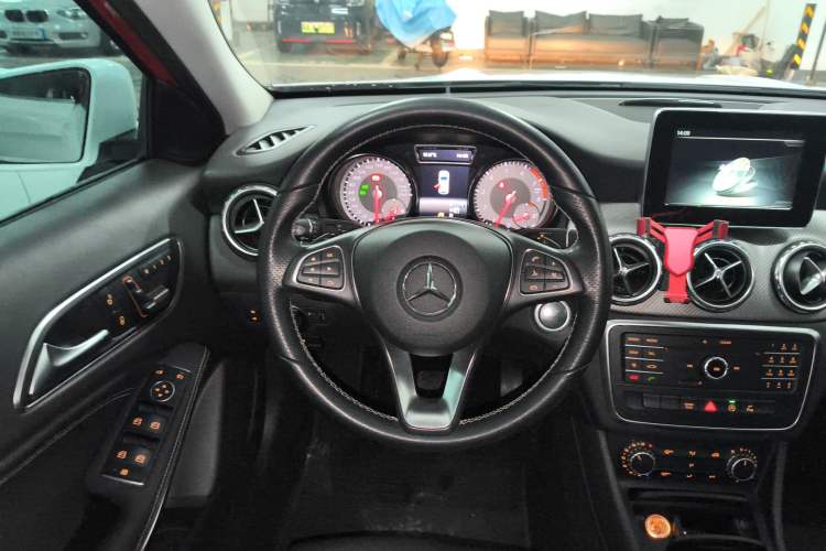 Used Mercedes-Benz GLA 2016 GLA 200 Sport Edition Steering Wheel