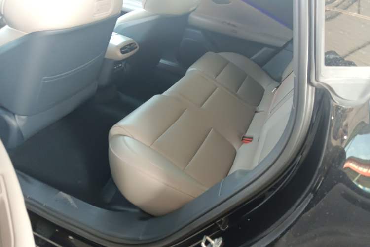 Used Lynk & Co Z10 2025 71 kWh 602 km Range Rear-Wheel Drive Pro
