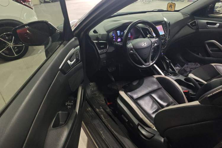 Used Hyundai Veloster 2012 1.6T Automatic Luxury Edition Driver Seat