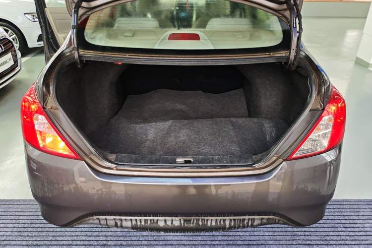 Used Nissan Sunny 2014 1.5XE Manual Comfort Edition Trunk