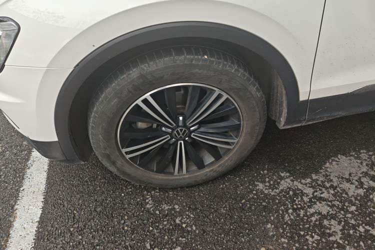 Used Volkswagen Tiguan L 2021 330TSI Automatic Two-Wheel Drive Smart Edition
