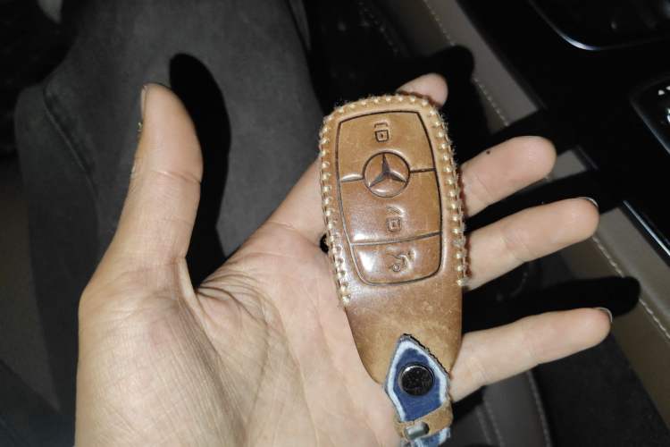 Used Mercedes-Benz E-Class 2017 E 300 L Sporty and Stylish Model
