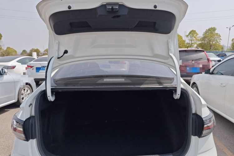 Used Volkswagen Lavida 2023 New Sharp 1.5L Automatic Excellent New Edition
