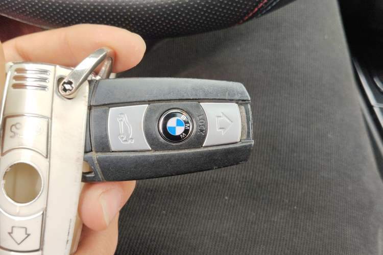 Used BMW 1 Series 2011 120i two-door coupe Vehicle Key