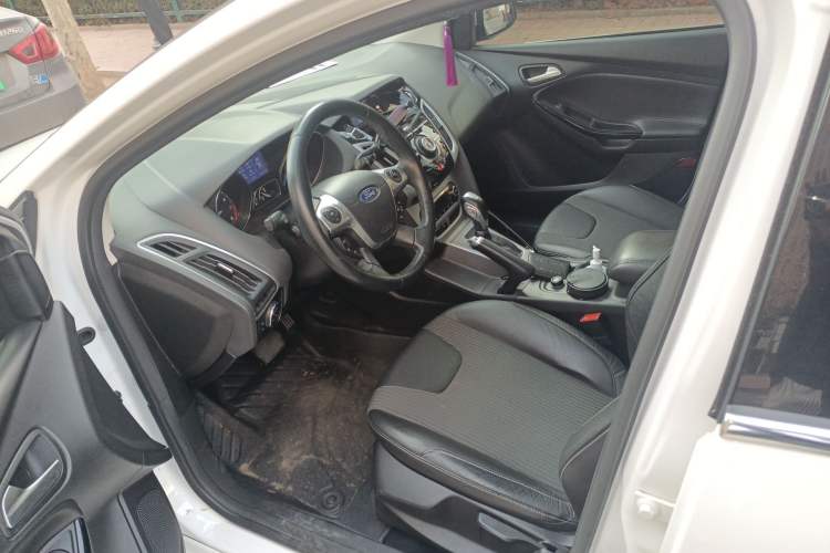 Used Ford Focus 2012 Hatchback 2.0L Automatic Luxury Sport Model