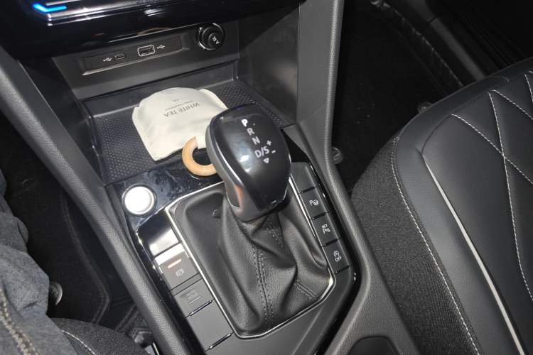 Used Volkswagen Tiguan L 2025 Model Outstanding Version 330TSI Automatic Two-Wheel Drive R-Line Longyao Edition