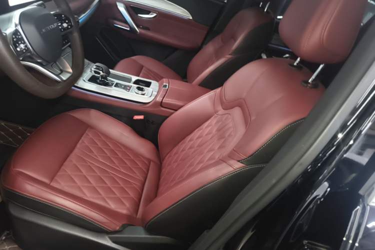 Used JETOUR X70 PLUS 2024 1.6T DCT Luxury Edition 7-Seater
