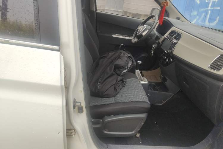 Used CHANGAN OSHAN Olisway 2013 1.2L Manual Elite Model Right Front Seat