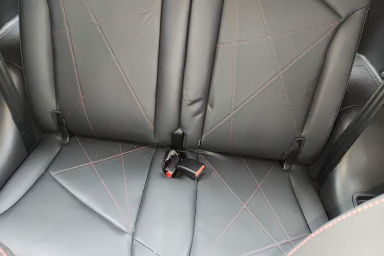 Used Chery QQ Little Ant 2022 Sweet Pink Edition Half-Sugar Version Lithium Iron Phosphate 29.2 kWh 30 kW 301 km Left Rear Seat