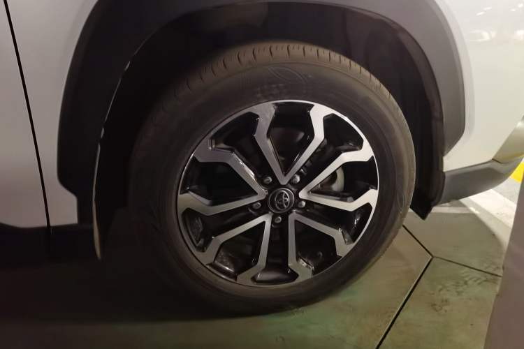 Used Toyota FRONTLANDER 2023 2.0L Smart Electric Hybrid Dual-Engine Luxury Edition
