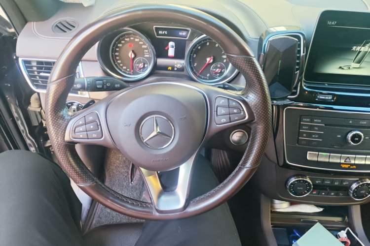 Used Mercedes-Benz GLE 2017 GLE 320 4MATIC Luxury Model
