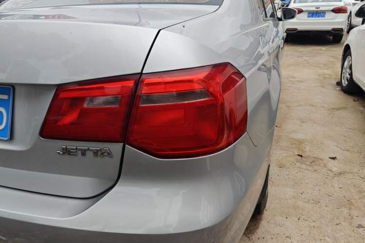 Used Volkswagen Jetta 2013 1.6L Automatic Fashion Model